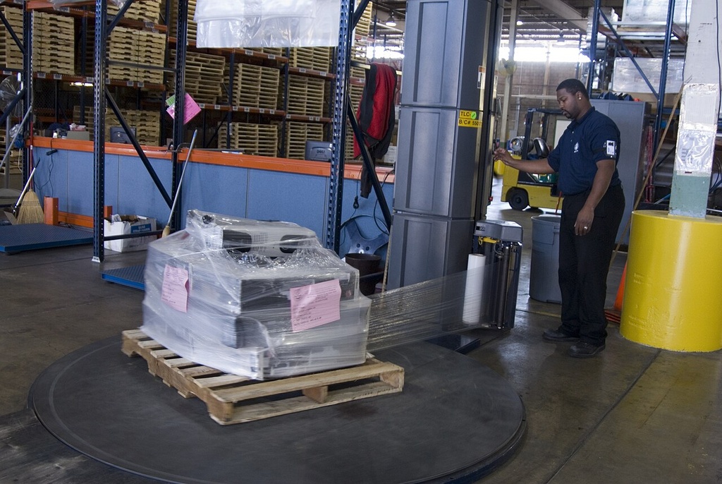 Shrink Wrapping Machine